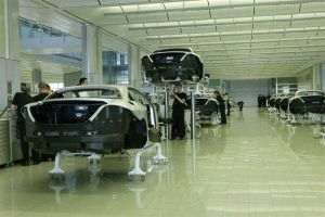 Marea Britanie oferă garanţii de împrumut de 2 miliarde de dolari pentru Jaguar Land Rover